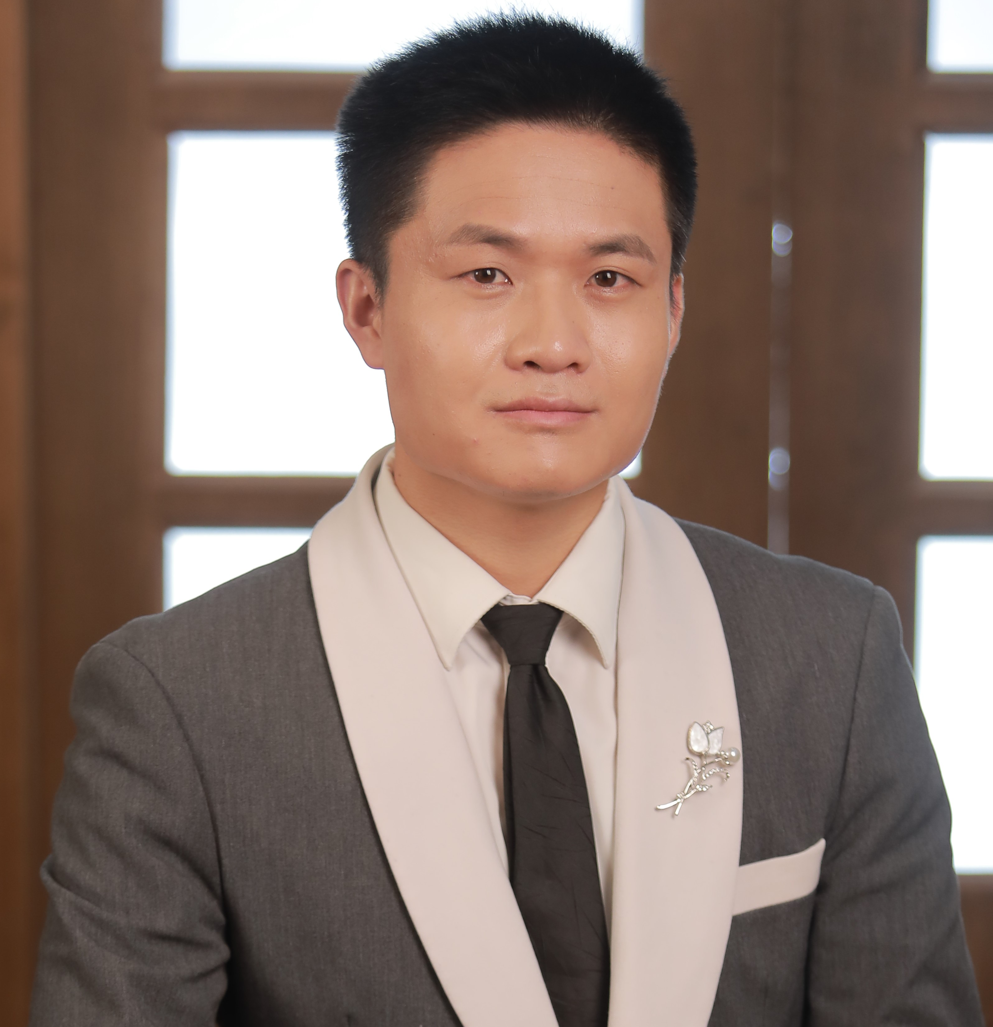 张建鹏